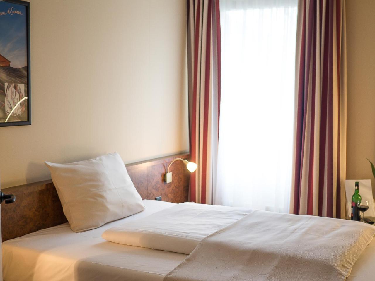 Hotel Primula Troisdorf Eksteriør bilde